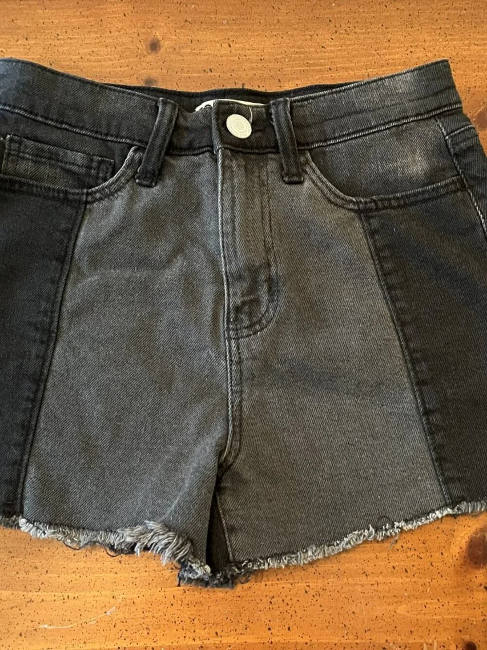 SO Two-Toned Black High Rise Frayed Hem Mom Jean Shorts - Size 3